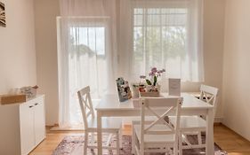 Lianne Apartmanház